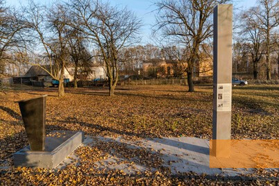 Image: Kolodianka, 2019, Memorial from 1996 and new information stele, Stiftung Denkmal, Anna Voitenko