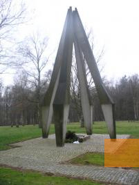 Image: Oerbke, 2007, Monument by Klaus Seelenmayer, Gemeindefreier Bezirk Osterheide