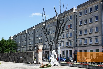 Image: Warsaw, 2013, Entrance area, Stiftung Denkmal