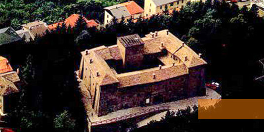Bild:Montefiorino, 2000, Blick auf die mittelalterliche Burg, Comune di Montefiorino