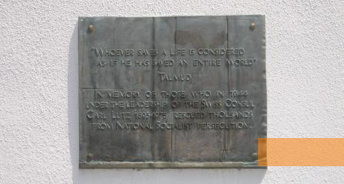 Image: Budapest, 2010, Memorial plaque next to the monument, Stiftung Denkmal