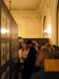 Image: Brussels, undated, Visitors to the exhibition, Musée Juif de Belgique