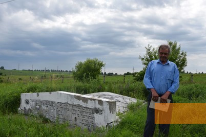 Image: Edineț, 2017, Memorial on the mass grave at the Jewish cemetery, Maren Röger