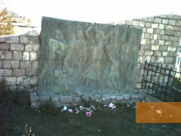 Image: Borovë, 2007, Memorial complex to the victims of the massacre, public domain