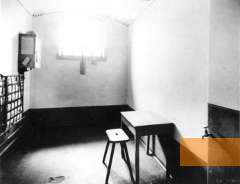 Image: Hamburg, 1920s, Cell in Fuhlsbüttel Prison, Archiv KZ-Gedenkstätte Neuengamme