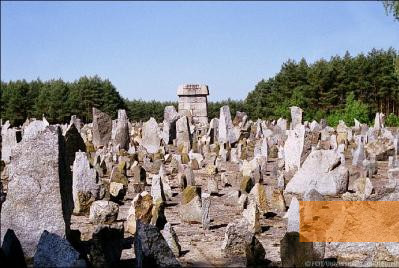 Image: Treblinka, about 2002, Thousands of memorial stones honour the victims, University of South Floria, Tampa