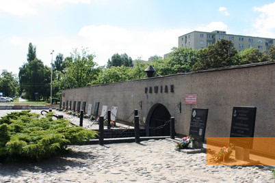 Image: Warsaw, 2013, Entrance to the prison museum, Stiftung Denkmal