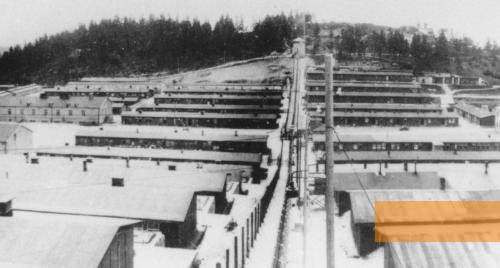 Image: Flossenbürg, April 23, 1945, After the liberation: on the left prisoners' camp, on the right the SS administration area, KZ-Gedenkstätte Flossenbürg