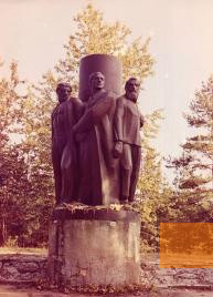 Image: Daugavpils, before 1990, Soviet monument, which had meanwhile been taken down, public domain