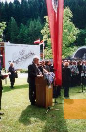 Image: Loibl, 2002, Memorial ceremony in front of the northern tunnel entrance, Peter Gstettner