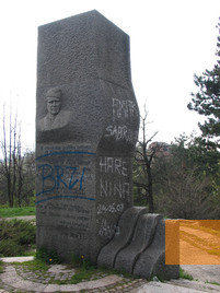 Bild:Sarajewo, 2009, Denkmal für Tito, John Mulhouse