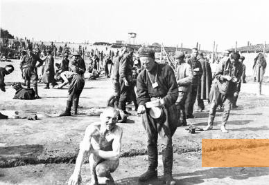 Image: Oerbke, 1941, Soviet prisoners of war at Stalag XI D, Niedersächsisches Landesarchiv - Hauptstaatsarchiv Hannover