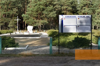 Bild:Küstrin, 2009, Kriegsgefangenenfriedhof, www.tourist-info-kostrzyn.de