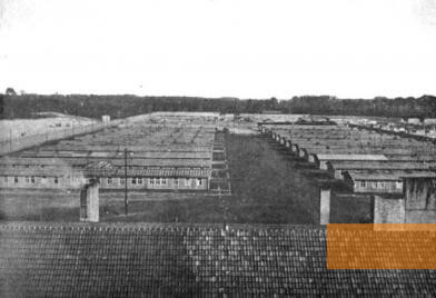 Image: Ravensbrück, 1941, View of the barrack camp from the commandant's office at Ravensbrück concentration camp, Mahn- und Gedenkstätte Ravensbrück