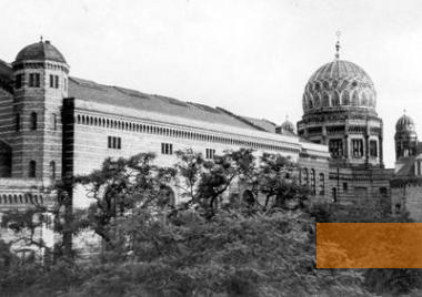 Bild:Berlin, o.D., Die Neue Synagoge vor dem Zweiten Weltkrieg, Yad Vashem