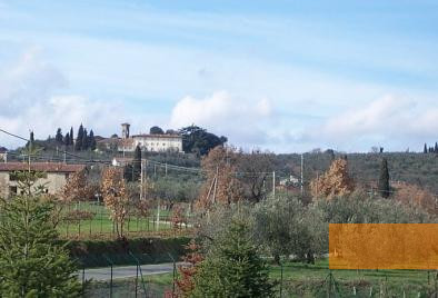 Bild:Civitella in Val di Chiana, 2003, Auf dem Hügel die Villa Oliveto, Biblioteca comunale di Civitella in Val di Chiana