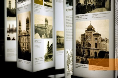 Bild:Gleiwitz, 2019, Ansicht der Dauerausstellung über die Geschichte der Juden Oberschlesiens, Dom Pamięci Żydów Górnośląskich