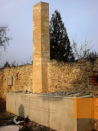 Image: Balf, 2010, The memorial erected in 1948, Erzsébet Szabolcs