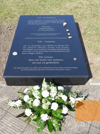 Image: Kaunas, 2018, Memorial plaque for murdered Jews from Frankfurt, Brüder-Schönfeld-Forum e.V.