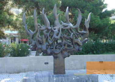 Image: Thessaloniki, 2004, Nandor Glid's monument on its original location on the Square of the Jewish Martyrs of the Holocaust, Holocaust, Alexios Menexiadis