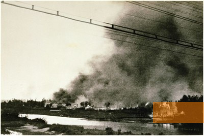 Image: Slonim, 1942, The Slonim ghetto on fire, public domain