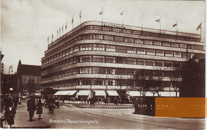 Image: Breslau, 1938, The department store Wertheim, opened in 1930, was considered as Jewish by the Nazis, public domain