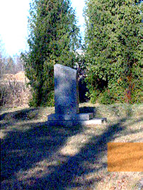 Image: Rainiai, 2004, One of the two memorial stones in Rainiai forest, Stiftung Denkmal