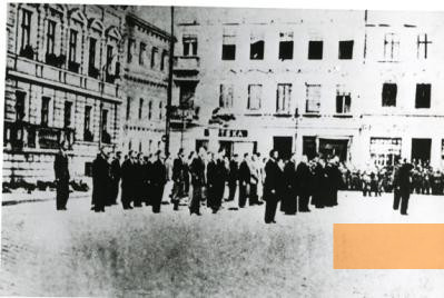 Image: Bydgoszcz,  September 9, 1939, Execution of Polish civilians on the old market square, Instytut Pamięci Narodowej