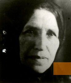 Image: location unknown, undated,  Khinia Kipnis from Sushki, murdered in November 1941 in Barashi, Yad Vashem