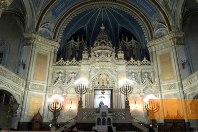 Image: Szeged, 2019, Altar of the New Synagogue, Ruth Ellen Gruber