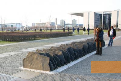 Image: Berlin, 2008, Memorial to the Murdered Members of the Reichstag, Reichstag building in the background, Stiftung Denkmal, Anne Bobzin