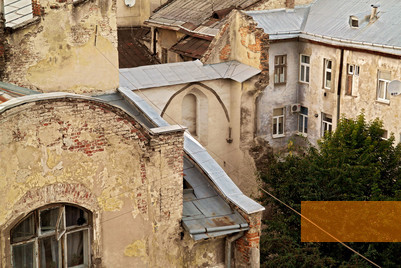 Image: Lviv, 2013, The site of the former Golden Rose Synagogue before the renovation seen from the opposite street, Christian Herrmann