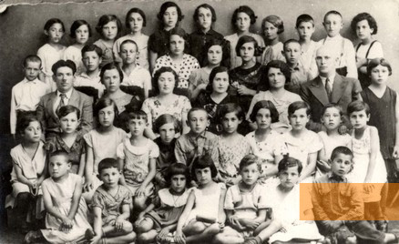 Image: Biržai, 1939, Children of a Jewish school, Yad Vashem
