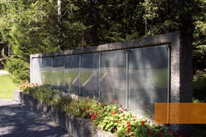 Image: Trandum, 2002, Memorial wall with the victims' names, Bjarte Bruland