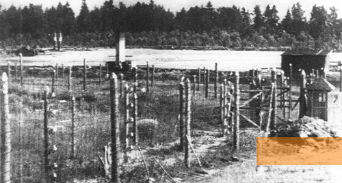 Image: Maly Trostenets, 1944, The barbed wire fence of the extermination camp, Belaruski dzyarshaŭny muzey gistoryi Vyalikay Ajtchynnay Vayny