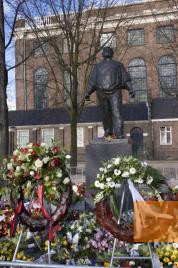 Image: Amsterdam, 2008, The Dock Worker Monument, Maurice Mol