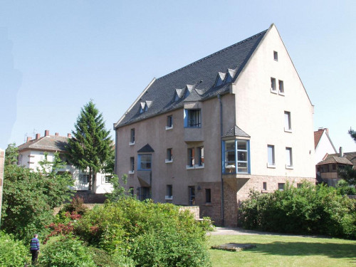 Worms, 2005, Blick auf das Raschi-Haus vom Synagogengarten aus, Stadt Worms