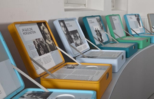 Hamburg, 2011, Blick in die neue Ausstellung, Gedenkstätte Bullenhuser Damm, Michael Kottmeier