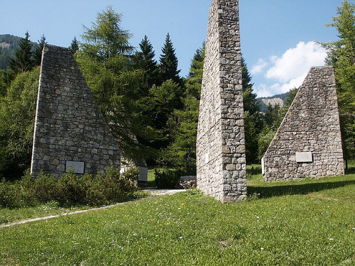 Am Loiblpass, 2006, Ansicht der Denkmalanlage, Daniel Magnfält