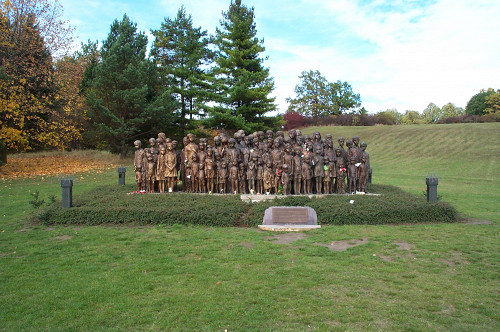 Lidice, 2000, Denkmal für die ermordeten Kinder, Památník Lidice