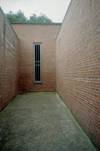 Husum, 2003, Innenansicht des Mahnmals,  A. Wagner