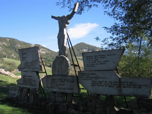 Monte Sole, 2006, Gedenktafeln, Kiki Follettosa