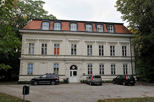 Haus1