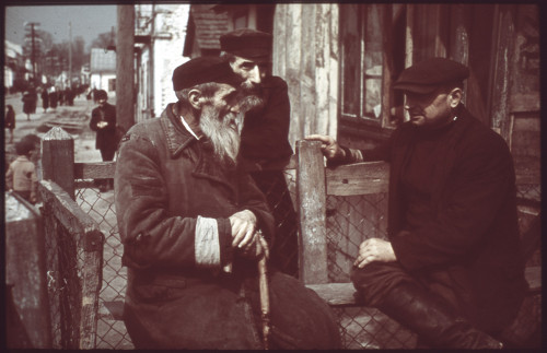 Izbica, 1941, Jüdische Männer mit Armbinde im Ghetto, Deutsches Historisches Museum, Max Kirnberger
