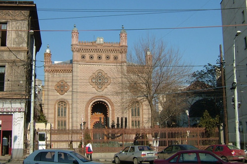 Bukarest, 2006, Choraltempel mit dem Denkmal im Vorhof, Stiftung Denkmal, Roland Ibold
