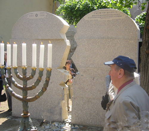 Nagykanizsa, 2007, Menora und Gedenktafel, Holocaust Memorials Album of alexandria42 alias Celia Male on Flickr.com