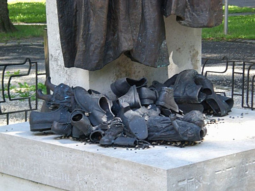 Ödenburg, 2009, Detailansicht des Denkmals, Erzsébet Szabolcs