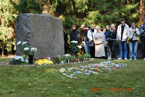 Žalioji giria, 2008, Gedenkstein an der Erschießungsstelle, Genadij Kofman