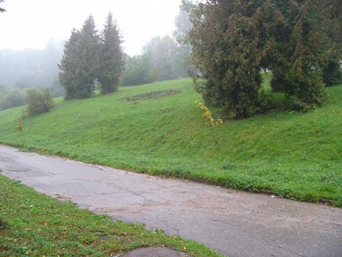Schaulen, 2004, Grünanlage am Ort des ehemaligen Ghettos »Kaukasus«, Stiftung Denkmal, Nerijus Grigas