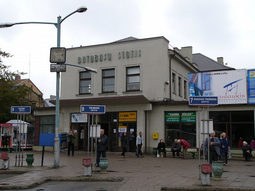 Panevėžys, 2004, Ehemalige Synagoge, heute Busbahnhof, Stiftung Denkmal, Nerijus Grigas